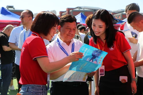 政策宣講與運(yùn)動(dòng)健康齊頭并進(jìn) 新疆最大規(guī)模高校招生咨詢會順利舉辦